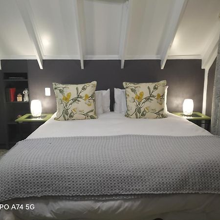 Rozenhof Guest Cottages ジョージ エクステリア 写真